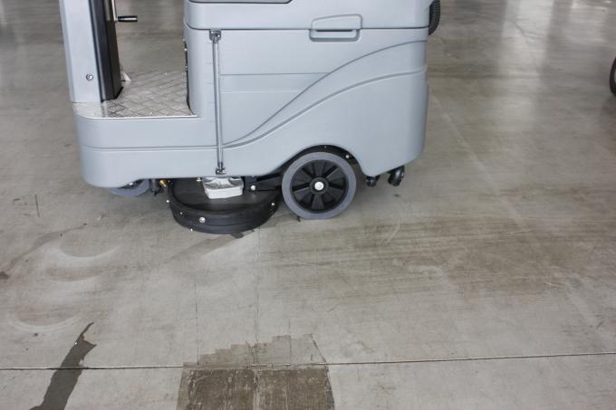 Dycon machines commerciales automatiques de nettoyage de plancher de 20 pouces avec un contrôle principal. 0